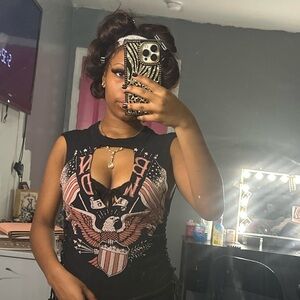 Women's Black Graphic Sleeveless Top